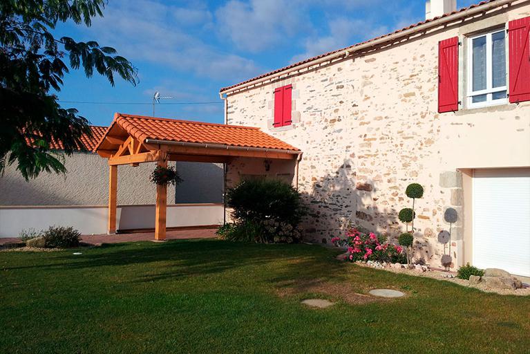 Carport et préau Faites confiance à Vendée Réhaussement